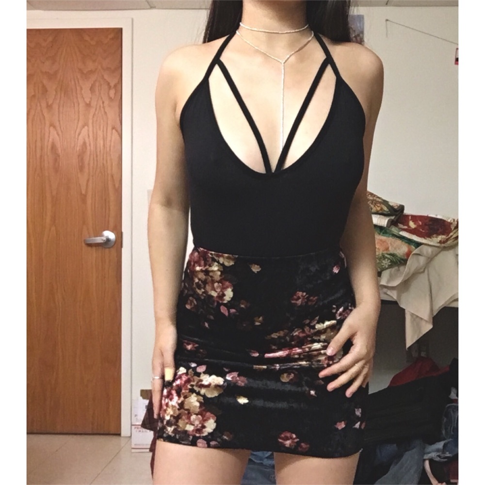 🚫SOLD🚫 Strappy Black bodysuit